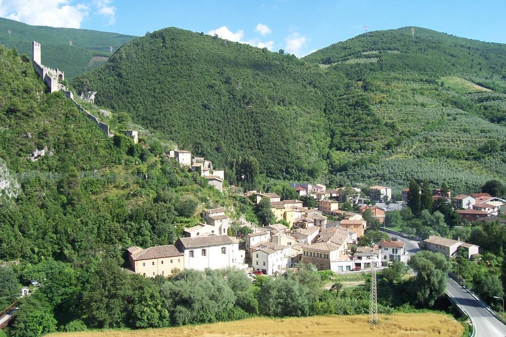 Casale Le Due Querce Guest House Ferentillo Eksteriør bilde